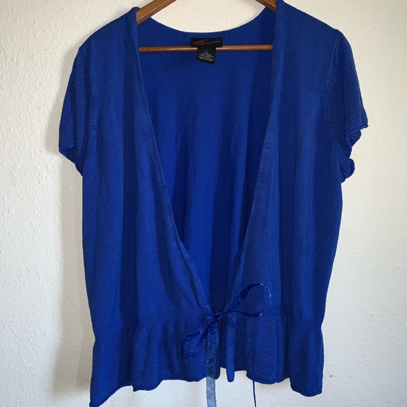 torrid Sweaters - Torrid Short Sleeved Tie Front Sweater Size 2X